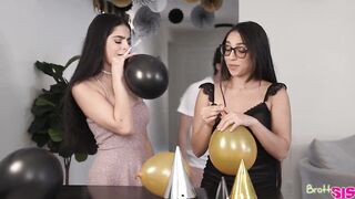 Bratty Sis - Happy Nude Year - S30:E5