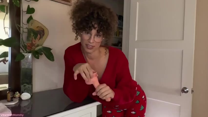 VibeWithMommy - Mom Gives The Accidental Dirtiest Anal For Christmas