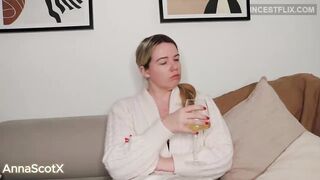 Anna Scot - MOMMY MOVES IN