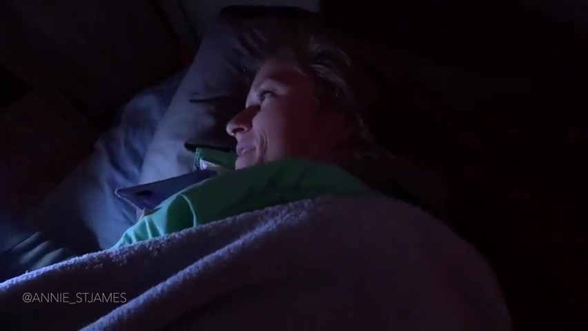 AnnieStJames - In The Dark With Sister